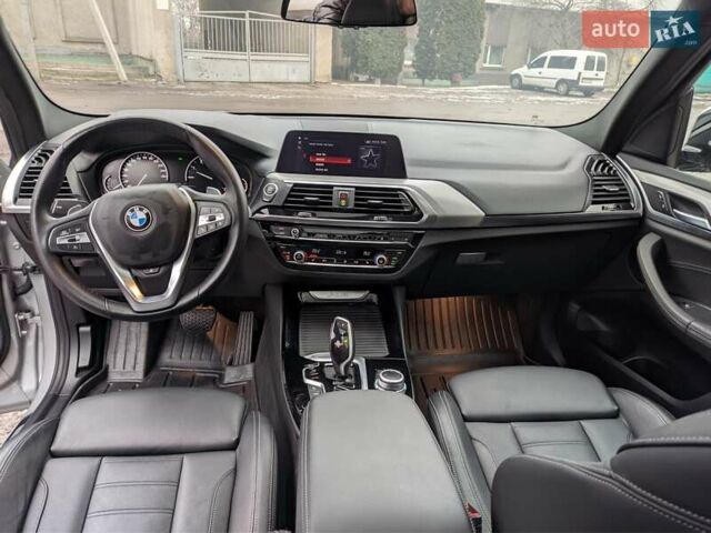 Серый БМВ Х3, объемом двигателя 2 л и пробегом 16 тыс. км за 34000 $, фото 34 на Automoto.ua
