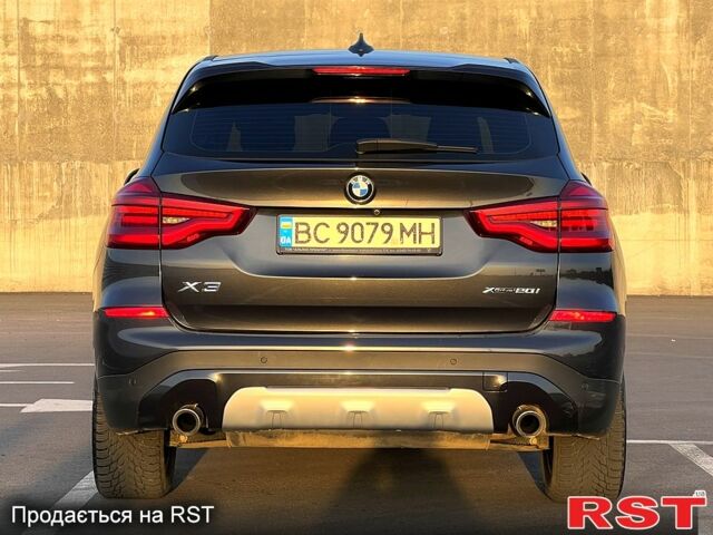 Серый БМВ Х3, объемом двигателя 2 л и пробегом 140 тыс. км за 35500 $, фото 2 на Automoto.ua