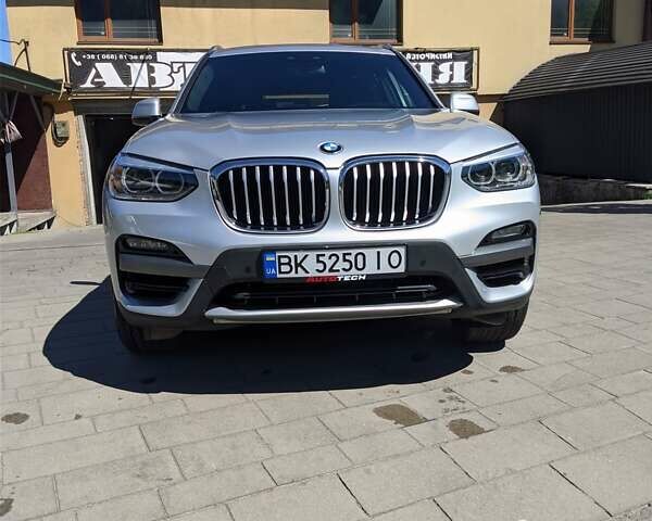 Серый БМВ Х3, объемом двигателя 2 л и пробегом 18 тыс. км за 28500 $, фото 1 на Automoto.ua