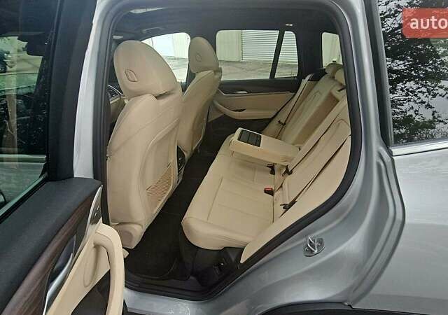 Серый БМВ Х3, объемом двигателя 2 л и пробегом 19 тыс. км за 13500 $, фото 9 на Automoto.ua