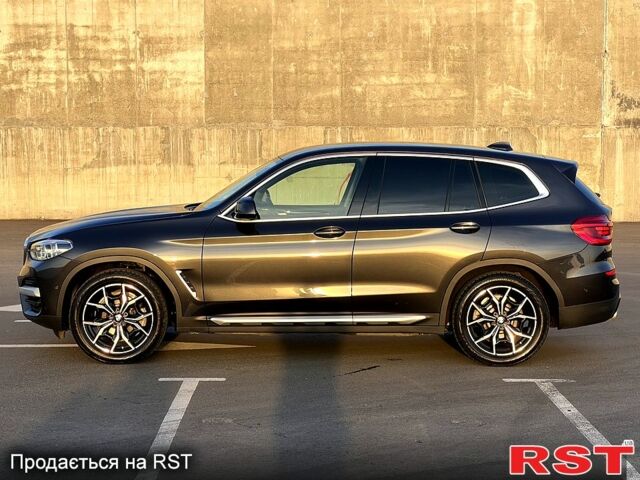 Серый БМВ Х3, объемом двигателя 2 л и пробегом 140 тыс. км за 35500 $, фото 4 на Automoto.ua