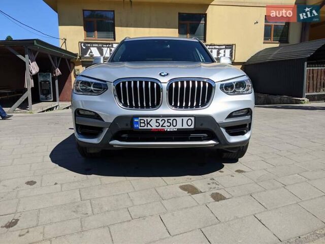 Серый БМВ Х3, объемом двигателя 2 л и пробегом 18 тыс. км за 28500 $, фото 2 на Automoto.ua