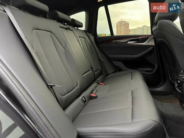 Серый БМВ Х3, объемом двигателя 2 л и пробегом 46 тыс. км за 36990 $, фото 13 на Automoto.ua