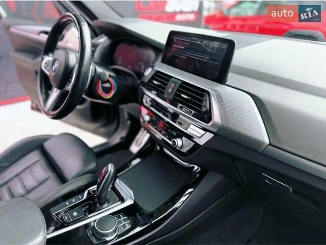 Сірий БМВ Х3, об'ємом двигуна 2 л та пробігом 68 тис. км за 41999 $, фото 4 на Automoto.ua