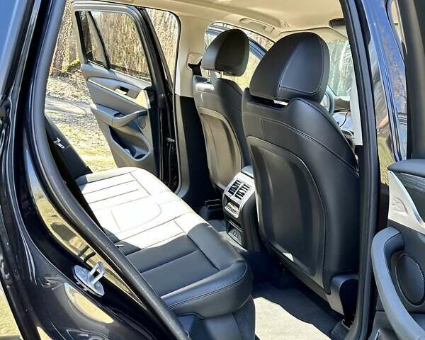 Серый БМВ Х3, объемом двигателя 2 л и пробегом 14 тыс. км за 50182 $, фото 30 на Automoto.ua