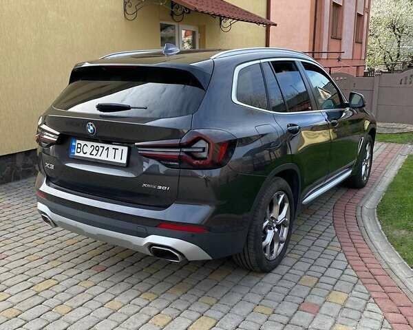 Серый БМВ Х3, объемом двигателя 2 л и пробегом 57 тыс. км за 37000 $, фото 3 на Automoto.ua