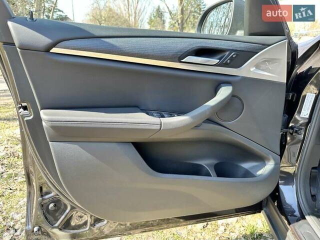 Серый БМВ Х3, объемом двигателя 2 л и пробегом 14 тыс. км за 50182 $, фото 5 на Automoto.ua
