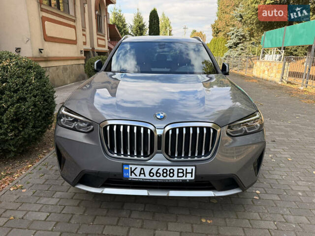 Серый БМВ Х3, объемом двигателя 2 л и пробегом 57 тыс. км за 47000 $, фото 2 на Automoto.ua