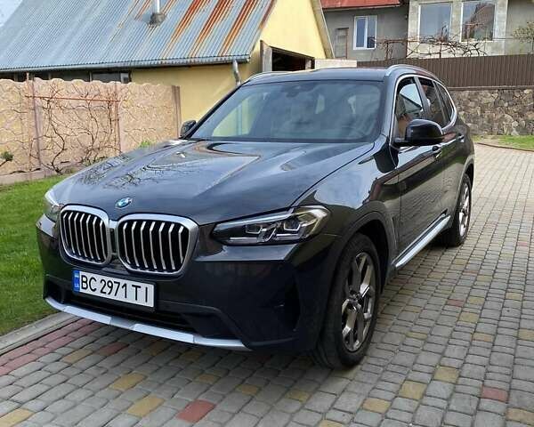 Серый БМВ Х3, объемом двигателя 2 л и пробегом 57 тыс. км за 37000 $, фото 4 на Automoto.ua