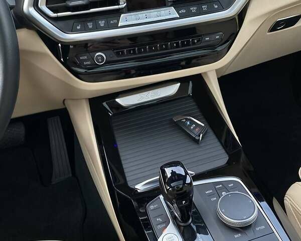 Серый БМВ Х3, объемом двигателя 2 л и пробегом 57 тыс. км за 37000 $, фото 9 на Automoto.ua