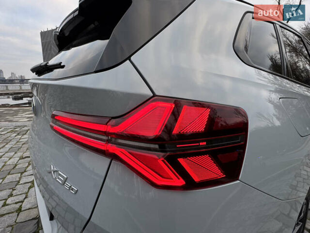 Сірий БМВ Х3, об'ємом двигуна 2 л та пробігом 13 тис. км за 71999 $, фото 126 на Automoto.ua