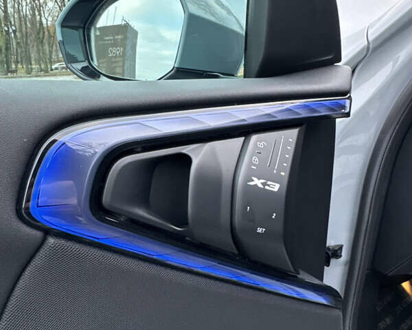 Сірий БМВ Х3, об'ємом двигуна 2 л та пробігом 13 тис. км за 71999 $, фото 151 на Automoto.ua