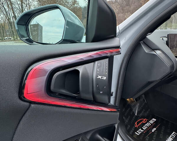 Сірий БМВ Х3, об'ємом двигуна 2 л та пробігом 13 тис. км за 71999 $, фото 40 на Automoto.ua