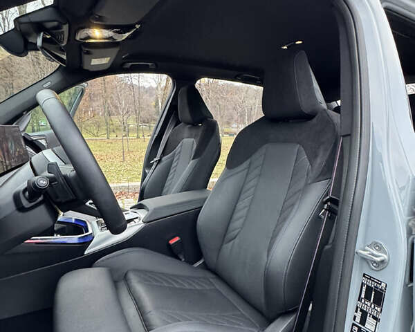Сірий БМВ Х3, об'ємом двигуна 2 л та пробігом 13 тис. км за 71999 $, фото 42 на Automoto.ua