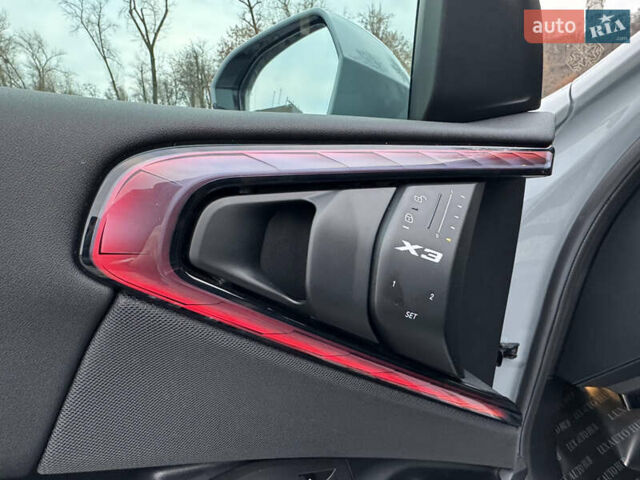Сірий БМВ Х3, об'ємом двигуна 2 л та пробігом 13 тис. км за 71999 $, фото 180 на Automoto.ua