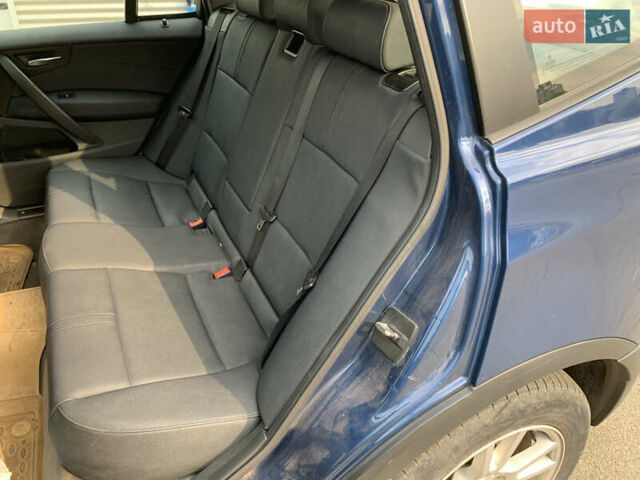 Синий БМВ Х3, объемом двигателя 3 л и пробегом 353 тыс. км за 7400 $, фото 6 на Automoto.ua