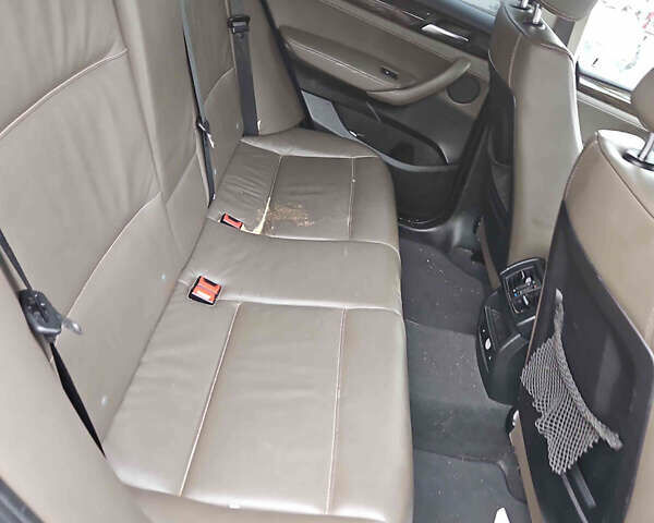 Синий БМВ Х3, объемом двигателя 2 л и пробегом 220 тыс. км за 2400 $, фото 5 на Automoto.ua