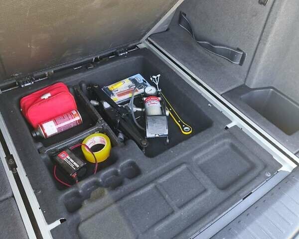 Синій БМВ Х3, об'ємом двигуна 2 л та пробігом 198 тис. км за 18400 $, фото 40 на Automoto.ua