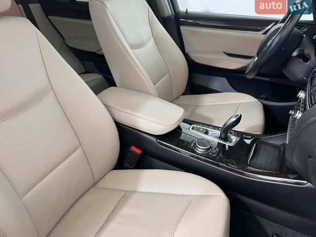 Синій БМВ Х3, об'ємом двигуна 2 л та пробігом 194 тис. км за 19950 $, фото 12 на Automoto.ua