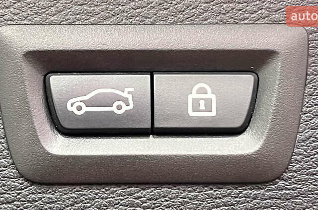 Синій БМВ Х3, об'ємом двигуна 2 л та пробігом 194 тис. км за 19950 $, фото 5 на Automoto.ua