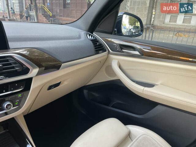Синій БМВ Х3, об'ємом двигуна 2 л та пробігом 70 тис. км за 32300 $, фото 28 на Automoto.ua