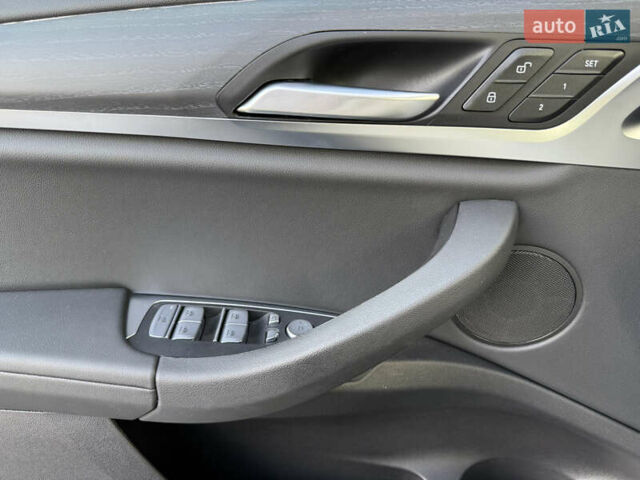 Синій БМВ Х3, об'ємом двигуна 2 л та пробігом 77 тис. км за 39000 $, фото 27 на Automoto.ua