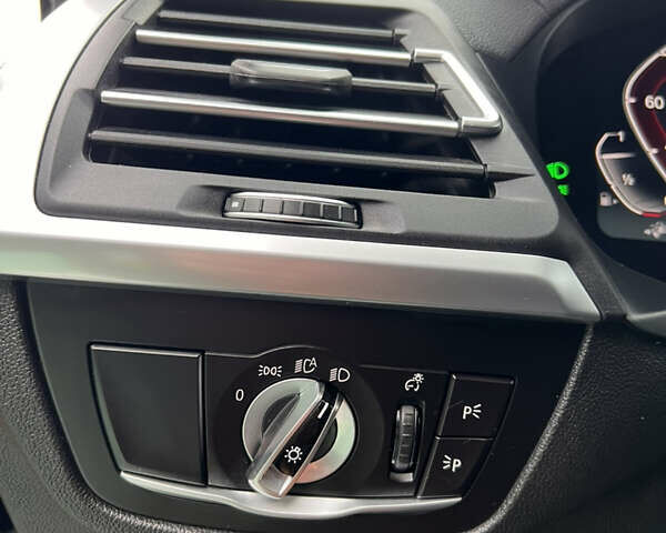 Синій БМВ Х3, об'ємом двигуна 2 л та пробігом 24 тис. км за 52000 $, фото 99 на Automoto.ua