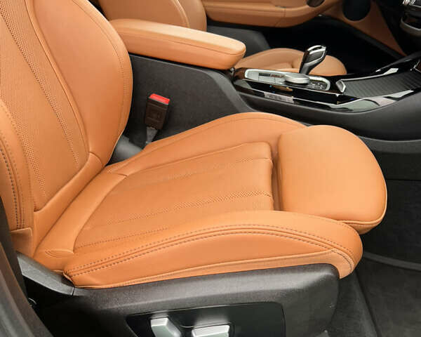 Синій БМВ Х3, об'ємом двигуна 2 л та пробігом 24 тис. км за 52000 $, фото 83 на Automoto.ua