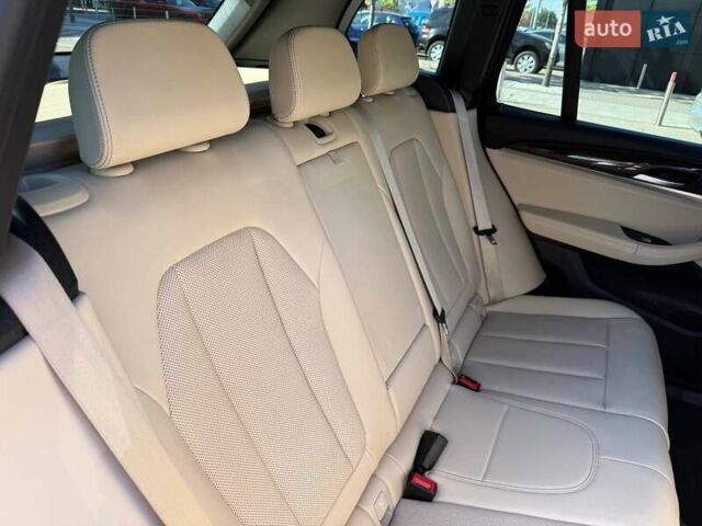 Синій БМВ Х3, об'ємом двигуна 2 л та пробігом 10 тис. км за 39500 $, фото 51 на Automoto.ua