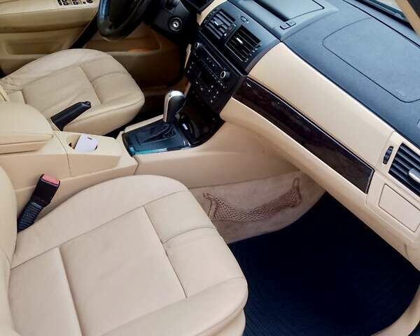 Зеленый БМВ Х3, объемом двигателя 3 л и пробегом 368 тыс. км за 9800 $, фото 3 на Automoto.ua