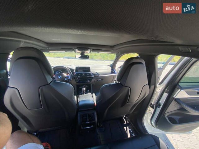 БМВ X4 M 2019 в Киеве на Automoto.ua Белый БМВ X4 M, объемом двигателя 3 л и пробегом 65 тыс. км за 52000 $, фото 7 на Automoto.ua