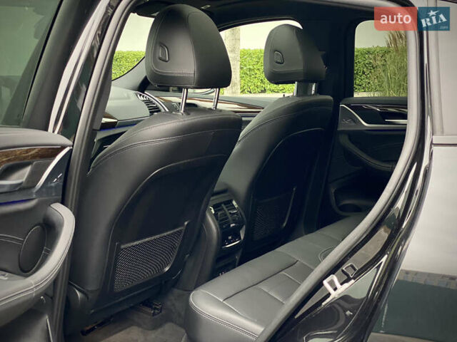 Черный БМВ X4 M, объемом двигателя 2.99 л и пробегом 33 тыс. км за 52800 $, фото 27 на Automoto.ua
