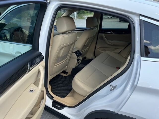 Белый БМВ Х4, объемом двигателя 2 л и пробегом 160 тыс. км за 19999 $, фото 7 на Automoto.ua