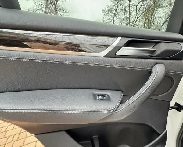 Білий БМВ Х4, об'ємом двигуна 2 л та пробігом 129 тис. км за 24800 $, фото 31 на Automoto.ua