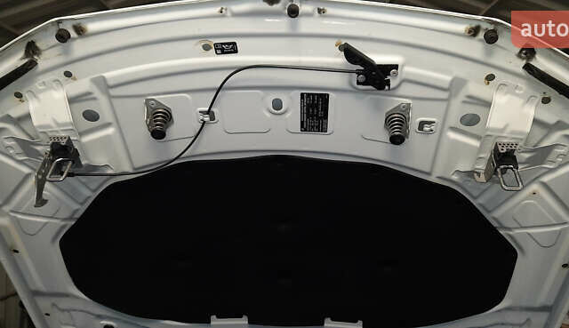 Белый БМВ Х4, объемом двигателя 2 л и пробегом 165 тыс. км за 26500 $, фото 36 на Automoto.ua