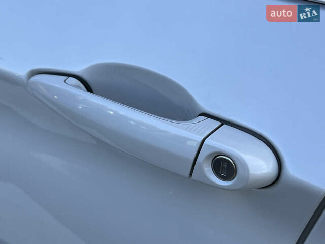 БМВ Х4 2016 у Києві на Automoto.ua Білий БМВ Х4, об'ємом двигуна 2 л та пробігом 106 тис. км за 21900 $, фото 13 на Automoto.ua