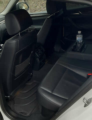 Белый БМВ Х4, объемом двигателя 2 л и пробегом 165 тыс. км за 26500 $, фото 29 на Automoto.ua