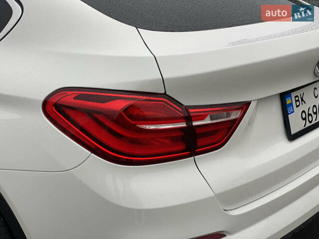 Белый БМВ Х4, объемом двигателя 2 л и пробегом 115 тыс. км за 21900 $, фото 29 на Automoto.ua