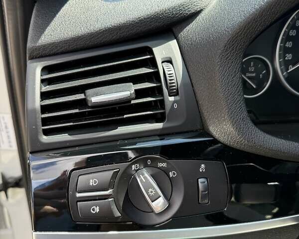 Белый БМВ Х4, объемом двигателя 2 л и пробегом 163 тыс. км за 23500 $, фото 18 на Automoto.ua