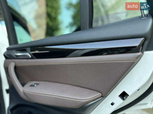 Белый БМВ Х4, объемом двигателя 2 л и пробегом 63 тыс. км за 27700 $, фото 57 на Automoto.ua