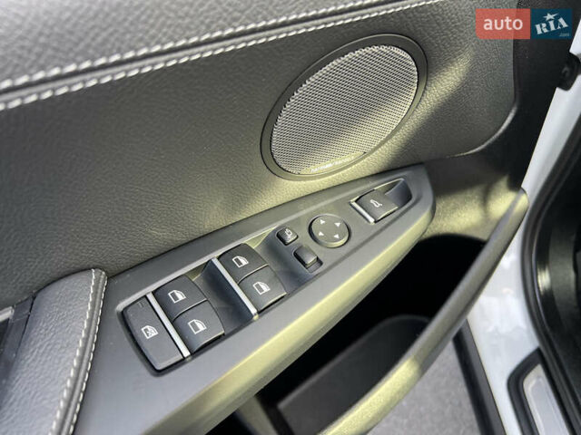 БМВ Х4 2016 у Києві на Automoto.ua Білий БМВ Х4, об'ємом двигуна 2 л та пробігом 106 тис. км за 21900 $, фото 16 на Automoto.ua