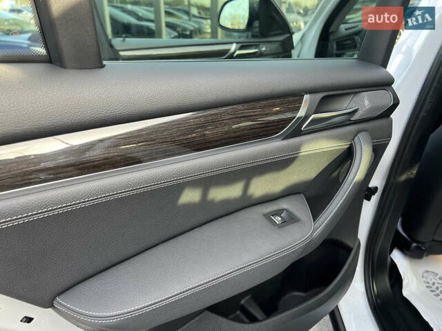 БМВ Х4 2016 у Києві на Automoto.ua Білий БМВ Х4, об'ємом двигуна 2 л та пробігом 106 тис. км за 21900 $, фото 24 на Automoto.ua