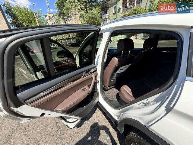 Белый БМВ Х4, объемом двигателя 2 л и пробегом 114 тыс. км за 27600 $, фото 10 на Automoto.ua