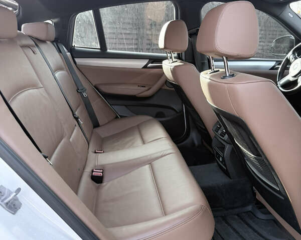 Білий БМВ Х4, об'ємом двигуна 2.98 л та пробігом 110 тис. км за 27000 $, фото 15 на Automoto.ua