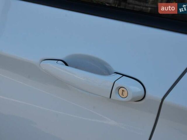 Белый БМВ Х4, объемом двигателя 2.99 л и пробегом 200 тыс. км за 29999 $, фото 17 на Automoto.ua