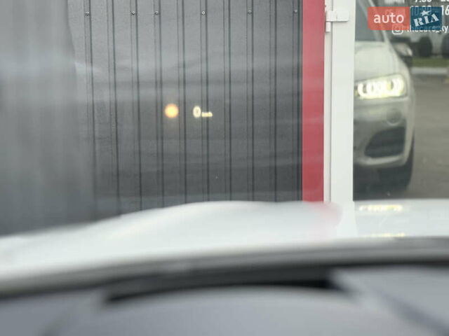Белый БМВ Х4, объемом двигателя 2 л и пробегом 106 тыс. км за 28500 $, фото 37 на Automoto.ua