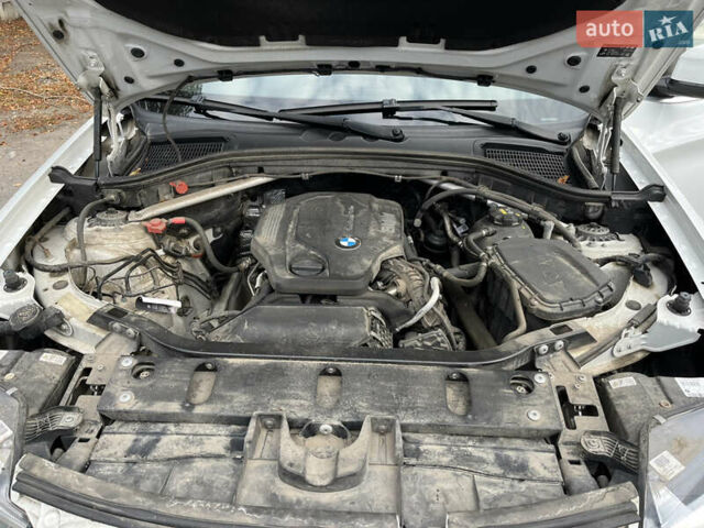 Белый БМВ Х4, объемом двигателя 2 л и пробегом 170 тыс. км за 33800 $, фото 10 на Automoto.ua