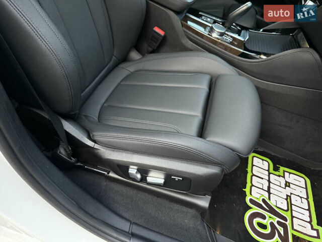 Белый БМВ Х4, объемом двигателя 2 л и пробегом 50 тыс. км за 39900 $, фото 38 на Automoto.ua