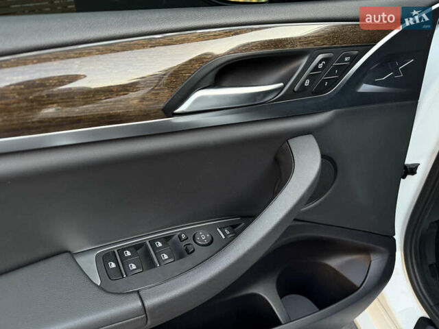 Белый БМВ Х4, объемом двигателя 2 л и пробегом 50 тыс. км за 39900 $, фото 36 на Automoto.ua