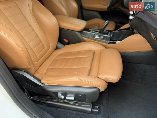 БМВ Х4 2018 у Чернівцях на Automoto.ua Білий БМВ Х4, об'ємом двигуна 2 л та пробігом 205 тис. км за 40000 $, фото 48 на Automoto.ua